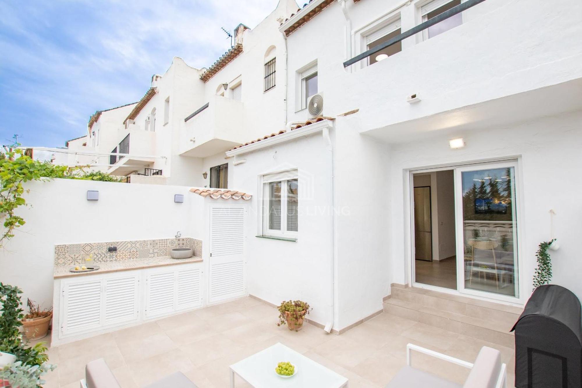 E1 Desk Private Patio Terrace Barbecue Villa *